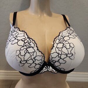 Torrid Bra 40DD White Black Underwire Padded Push Up